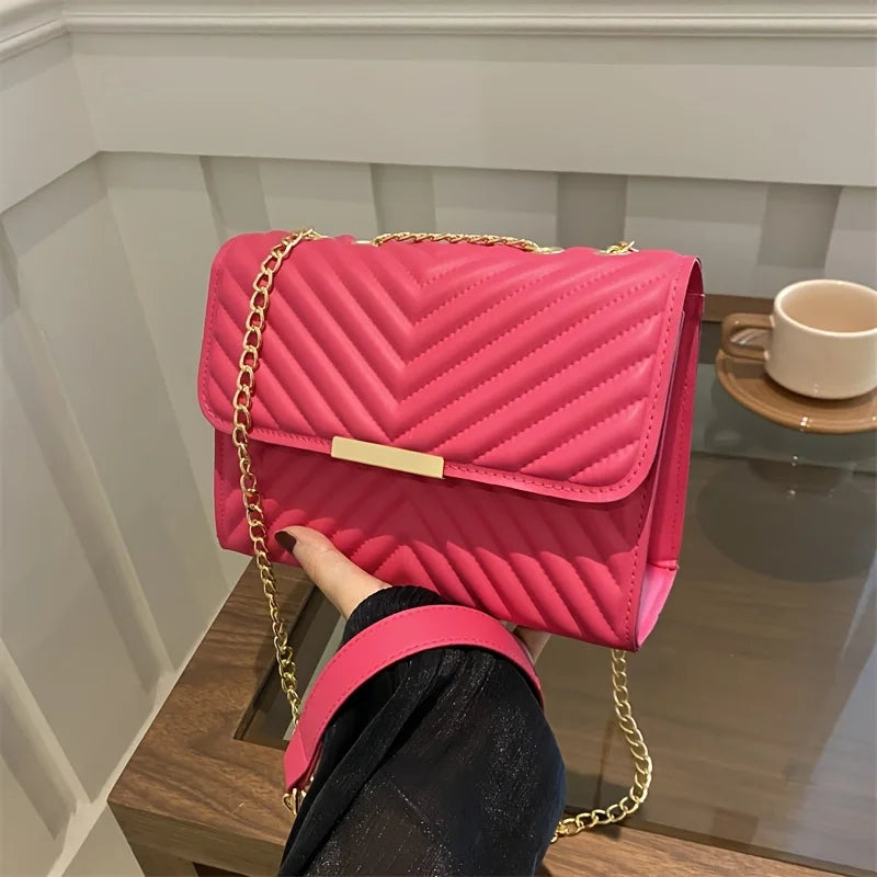 2026 New Model Women's Crossbody Bag V-Shaped Quilted Chain Small Square Bag for Women, Light Luxury Texture Shoulder Crossbody Bag, Versatile Small Bag for Work and Dates, Perfect Gift Recommendation for Girls