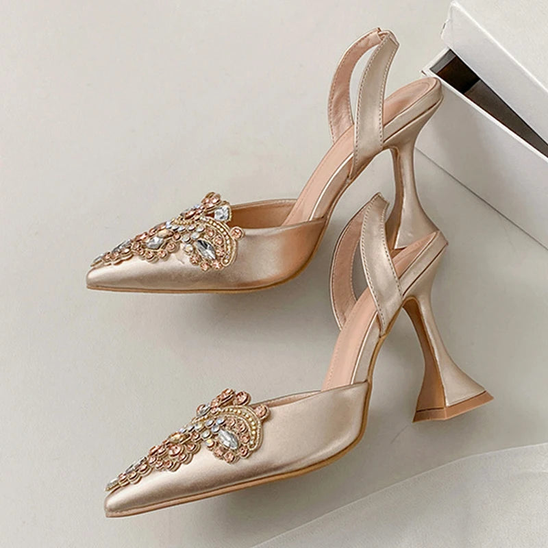 Slingback donna Liyke a punta con decoro ornamentale
