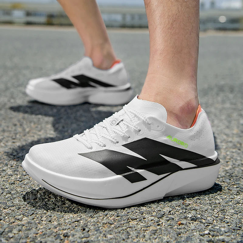 Schnürsportschuhe für Herren und Damen