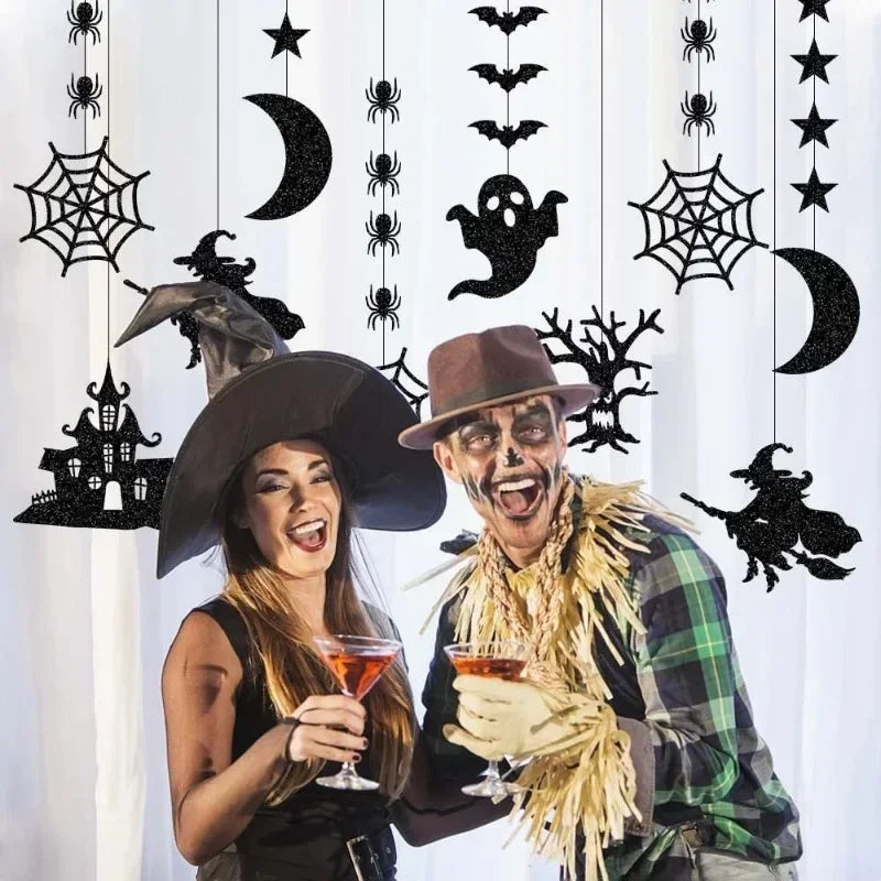 Lot de 6 guirlandes suspendues d’Halloween avec araignées effrayantes, sorcières, fantômes et chauves-souris, décorations pour une joyeuse fête d’Halloween à la maison