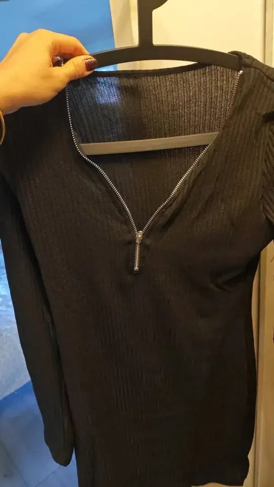 Damen-Strickkleid mit V-Ausschnitt