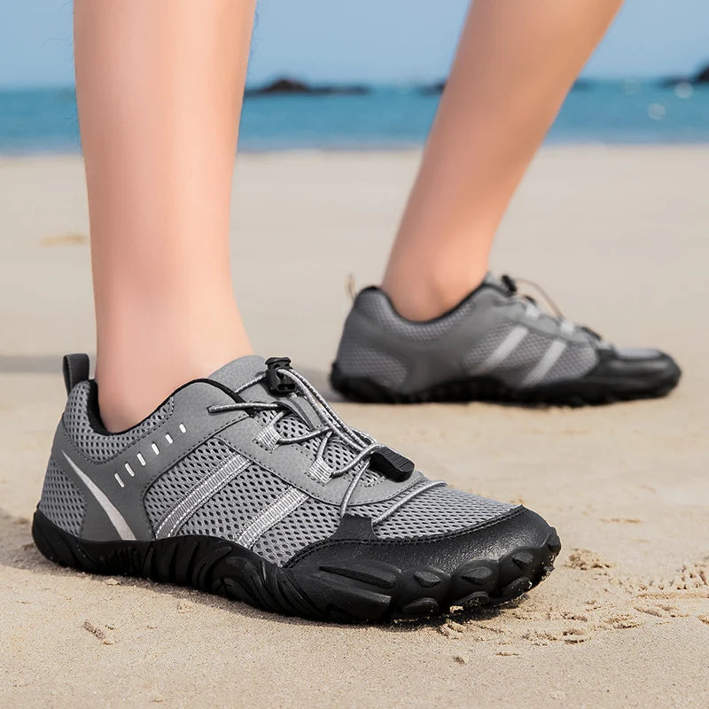 Large Size Wide Toe Shoes for Men's Outdoor Hiking and Cycling Casual Sports Shoes Shoelaces Anti Slip Rubber Sole Yijiao Shoes