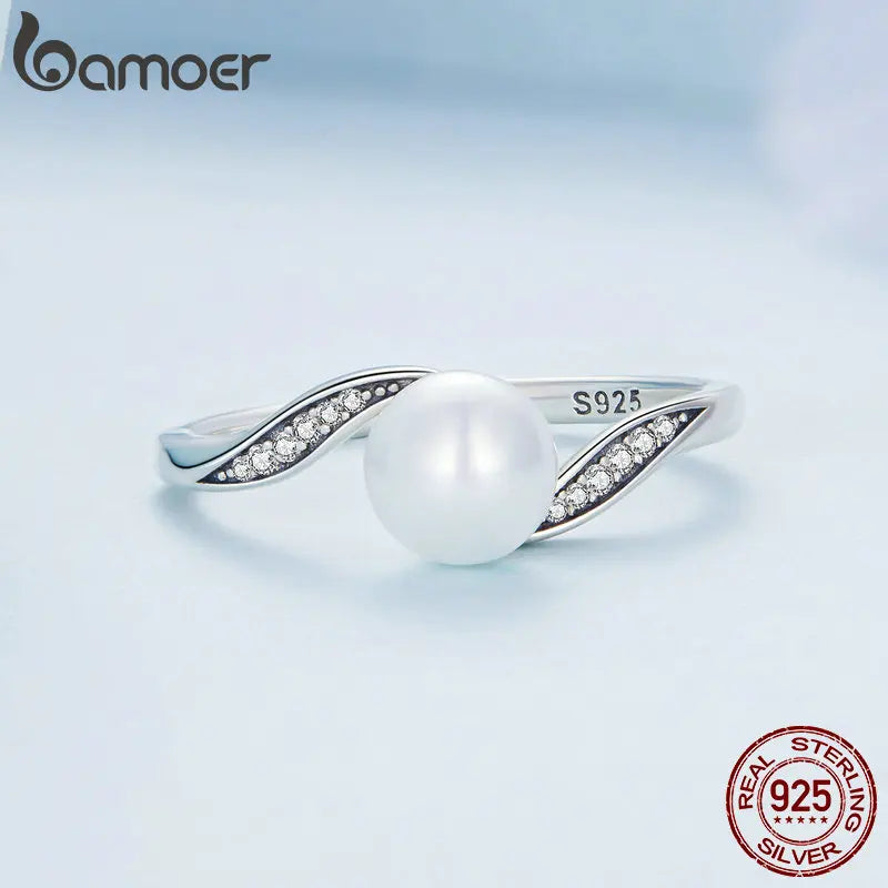 Anello con motivo geometrico
