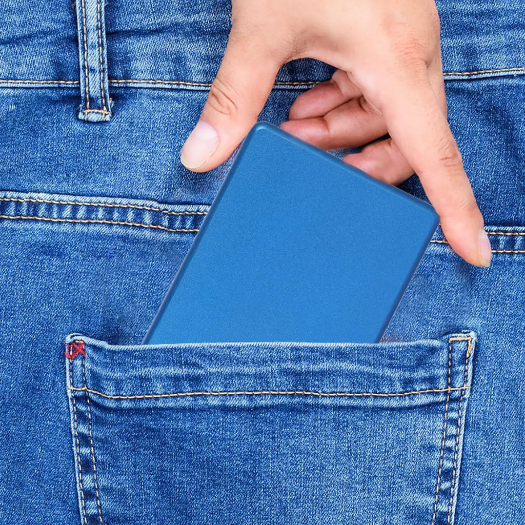 Custodia per sigarette compatta, disponibile in vari colori