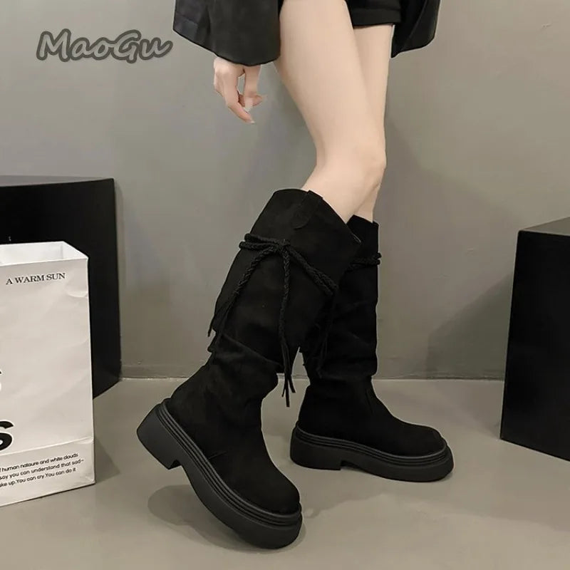 Bottes hautes pour femme à semelle épaisse, automne-hiver, plissées à franges, noires, nouvelle mode 2025, pointures 35 à 40
