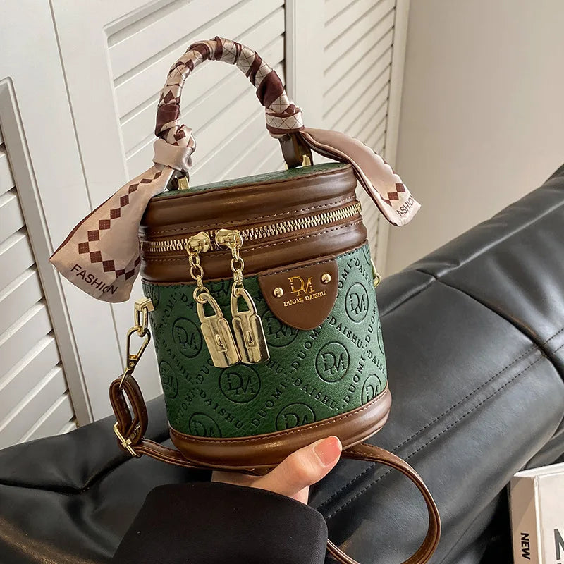 Fashion Portable Women's Bucket Shoulder And Crossbody Bags Niche Design Retro Luxury Mobile Zero Wallet Handbags Purse