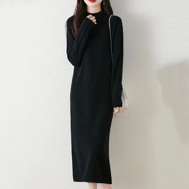 Abito in maglia da donna al ginocchio con collo alto