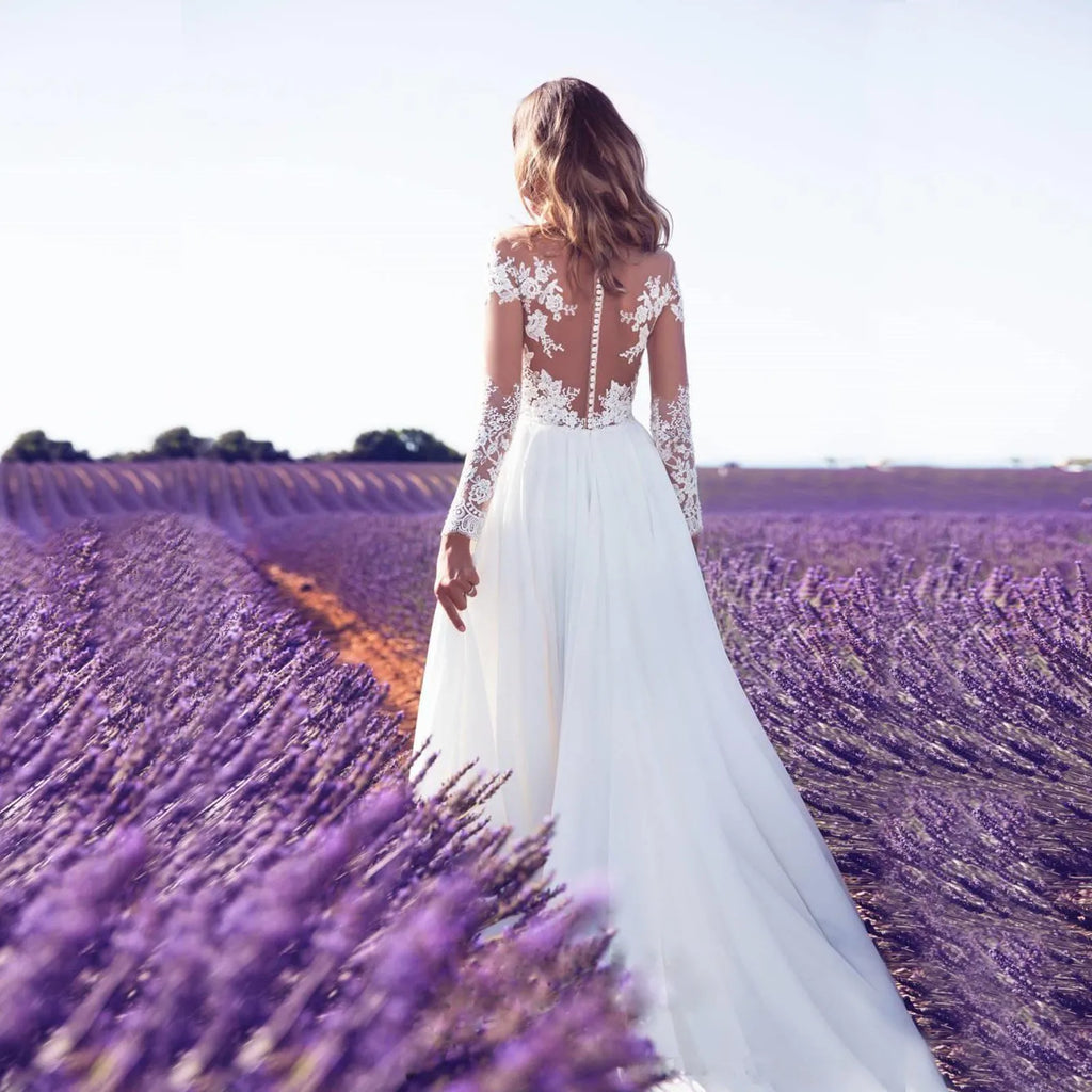 Abito da sposa in pizzo con scollo rotondo