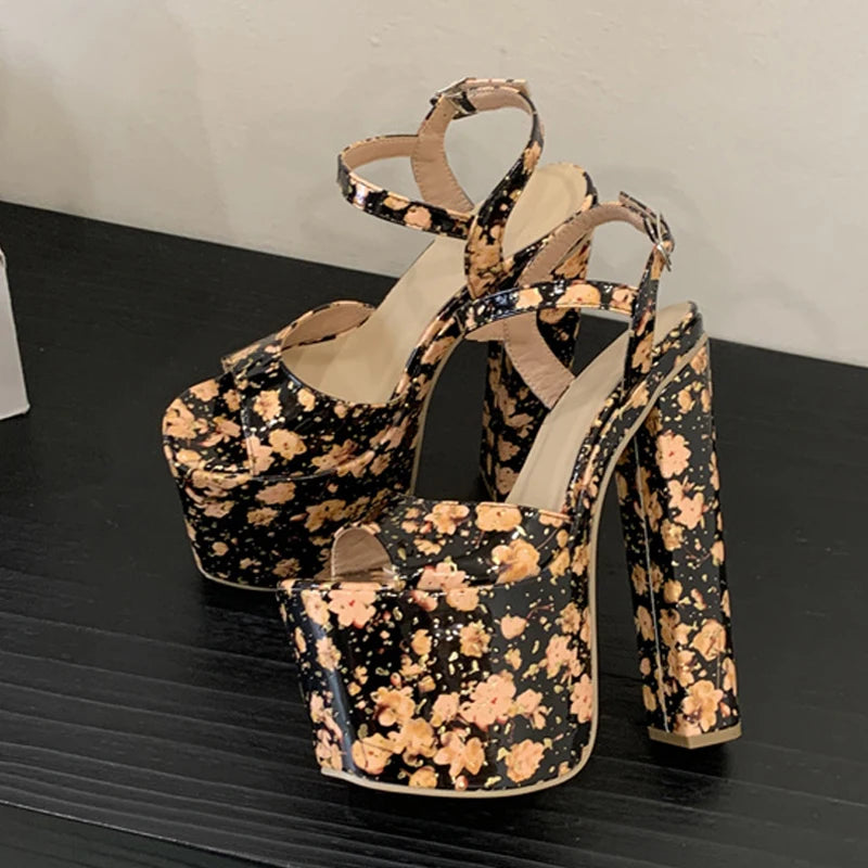 Sandali donna Liyke floreali con plateau e tacco largo