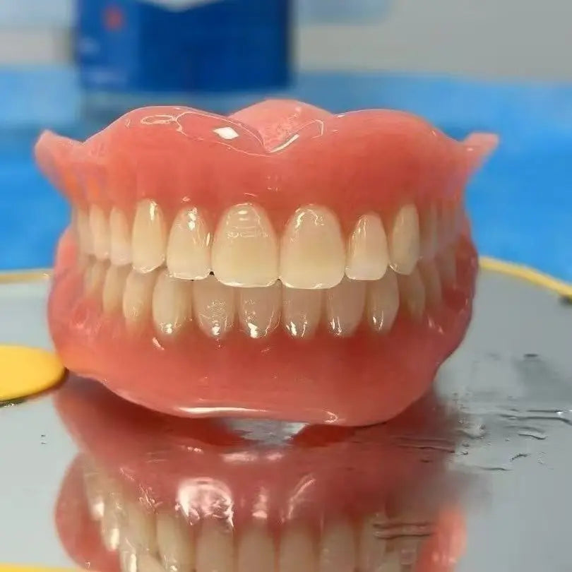 Prótesis dentales completas personalizadas para adultos mayores, silicona blanda y dientes de resina ligera, estuche portátil para el cuidado bucal diario