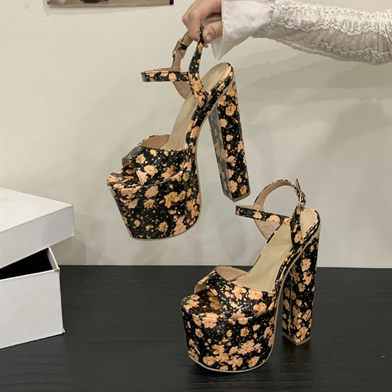 Sandali donna Liyke floreali con plateau e tacco largo