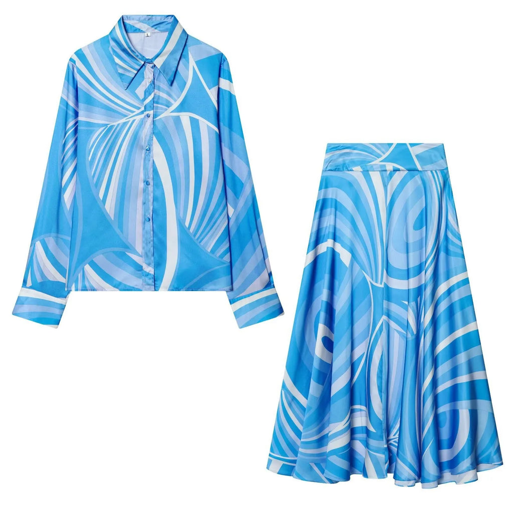 Completo da donna con camicia a fantasia e gonna lunga