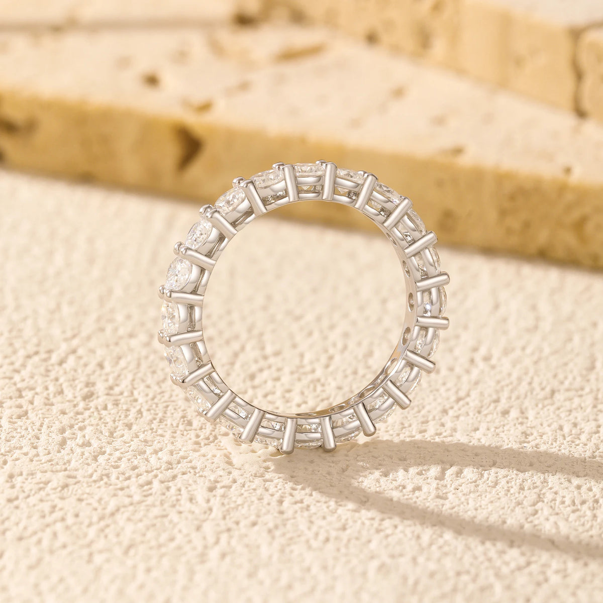 Anello eternity MODIAN in argento 925 con moissanite