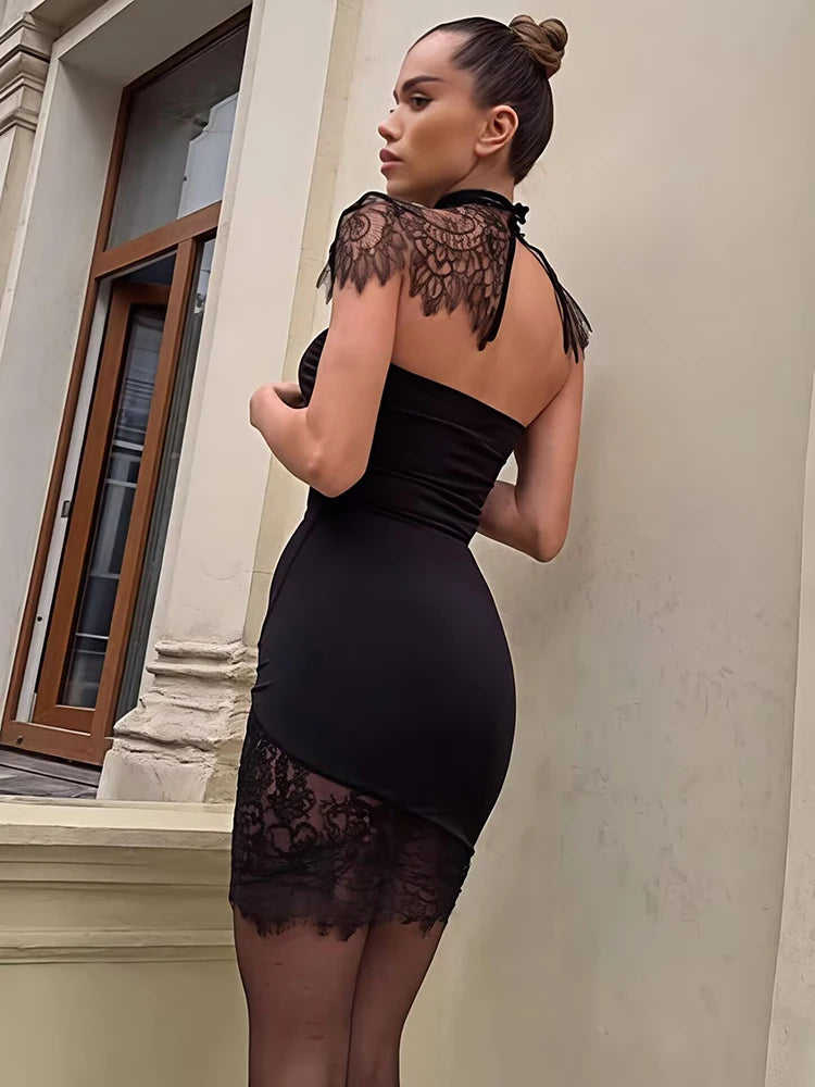 Damen-Minikleid mit hohem Kragen und offenem Rücken