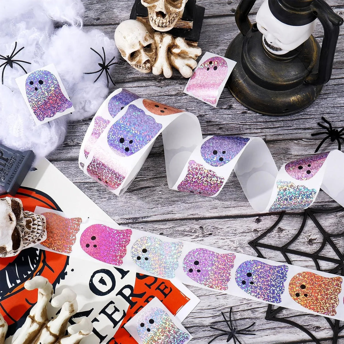 500Pcs Halloween Pholographic Ghost Stickers Rolls 1in Laser Ghost Sparkly Stickers Halloween Party Envelope Scrapbook Decor