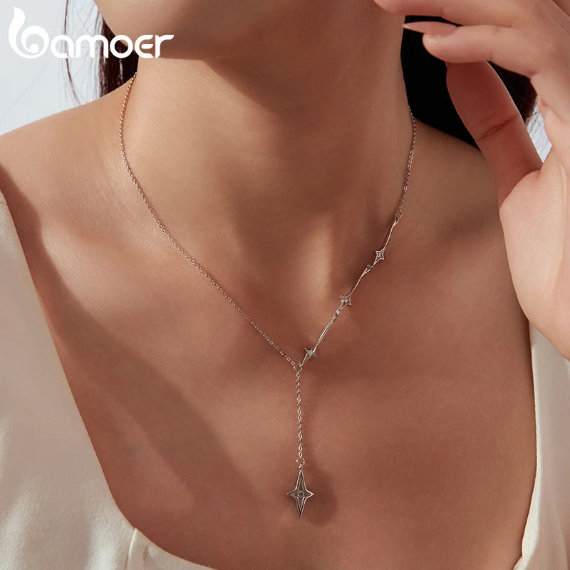 Collana con pendente a stella cadente