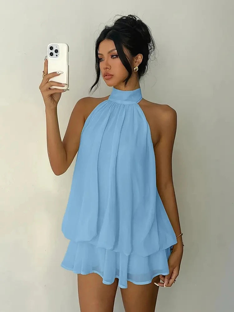 Mini abito da donna con scollo halter e dettagli arricciati