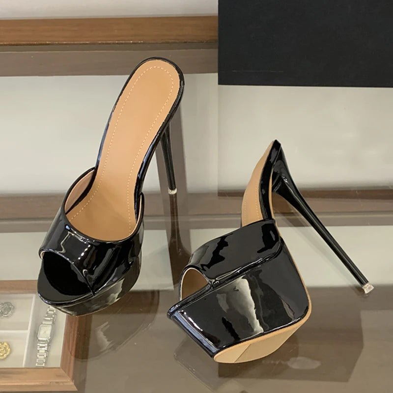 Mules donna Liyke lucide con maxi plateau e tacco