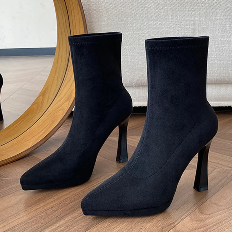 Stivaletti donna Liyke effetto suede con tacco sagomato