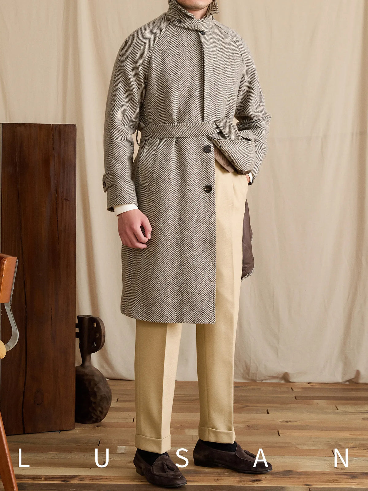 Men's 70% Wool Mid-Length Balmacin Coat Figure-Hugging Herringbone Design for Elegant Fashion