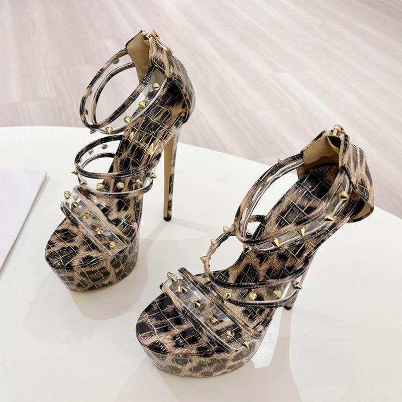 Sandali donna Liyke leopardati con borchie e zip