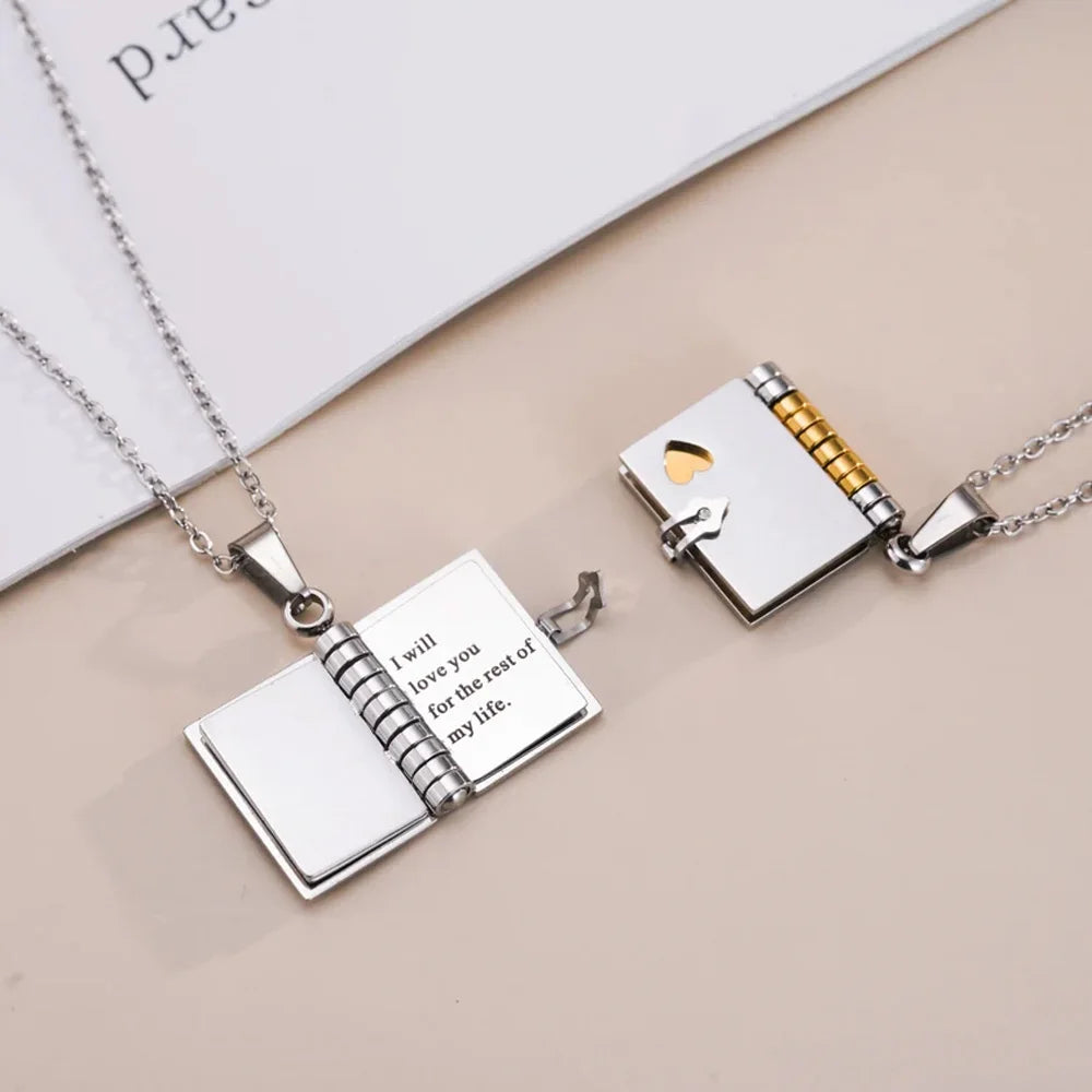 Collana a libro in acciaio inox con incisione personalizzabile