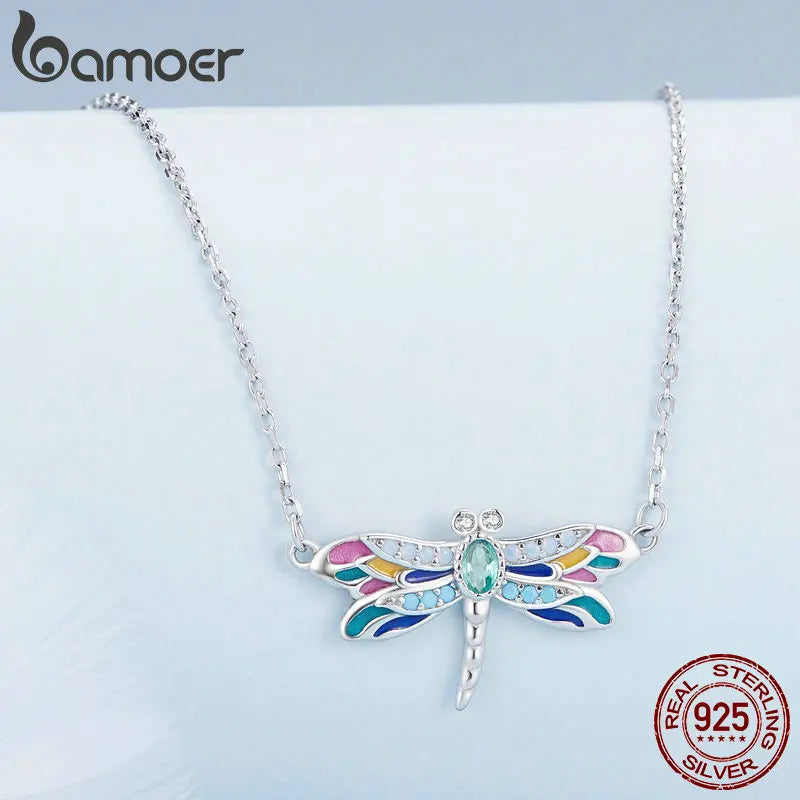 Collana con pendente a forma di libellula