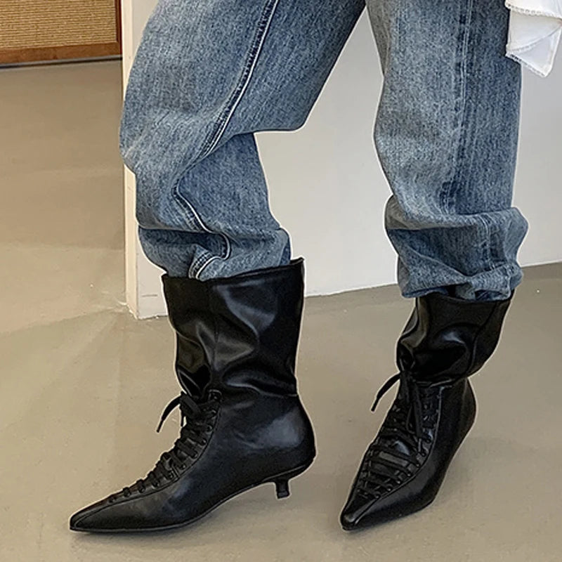 Stivaletti donna Liyke effetto suede con lacci a punta