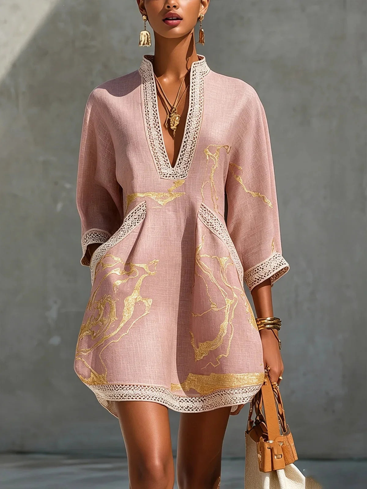 Mini abito donna stampato con scollo a V e maniche a tre quarti — immagine 1