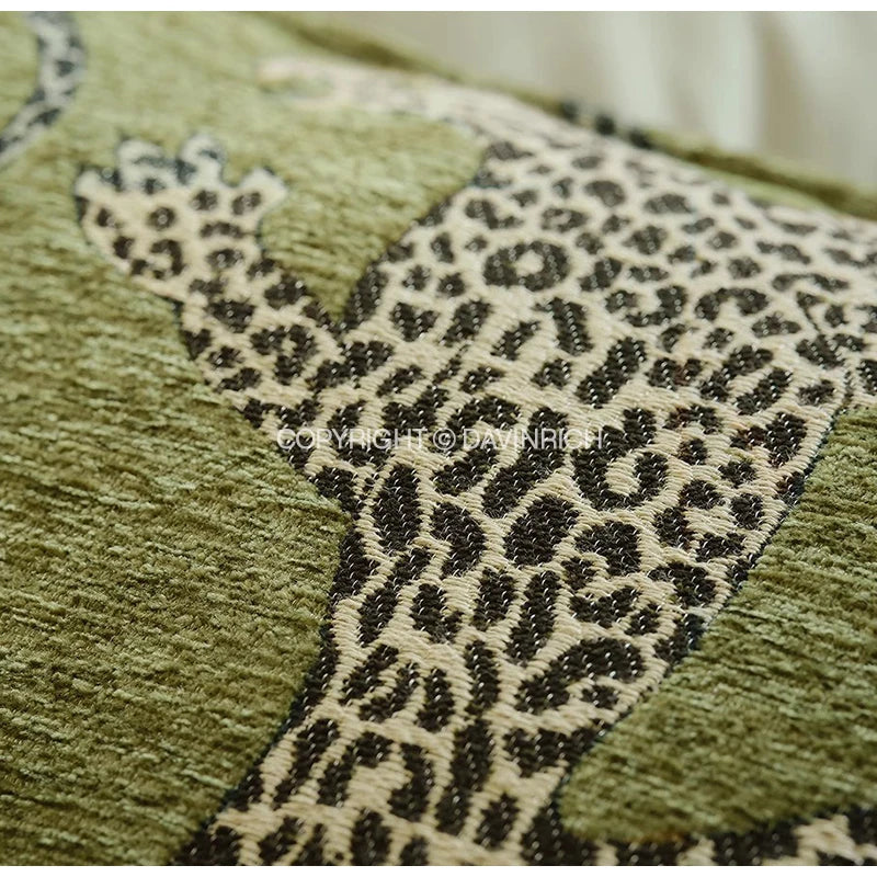 DAVINRICH Italienischer moderner mittelalterlicher Leoparden-Kissenbezug im Längsformat, Royal Menagerie Collection, luxuriöser Dekokissenbezug, Retre-Grün