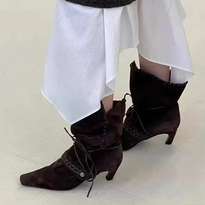 Stivaletti donna Liyke effetto suede con intrecci