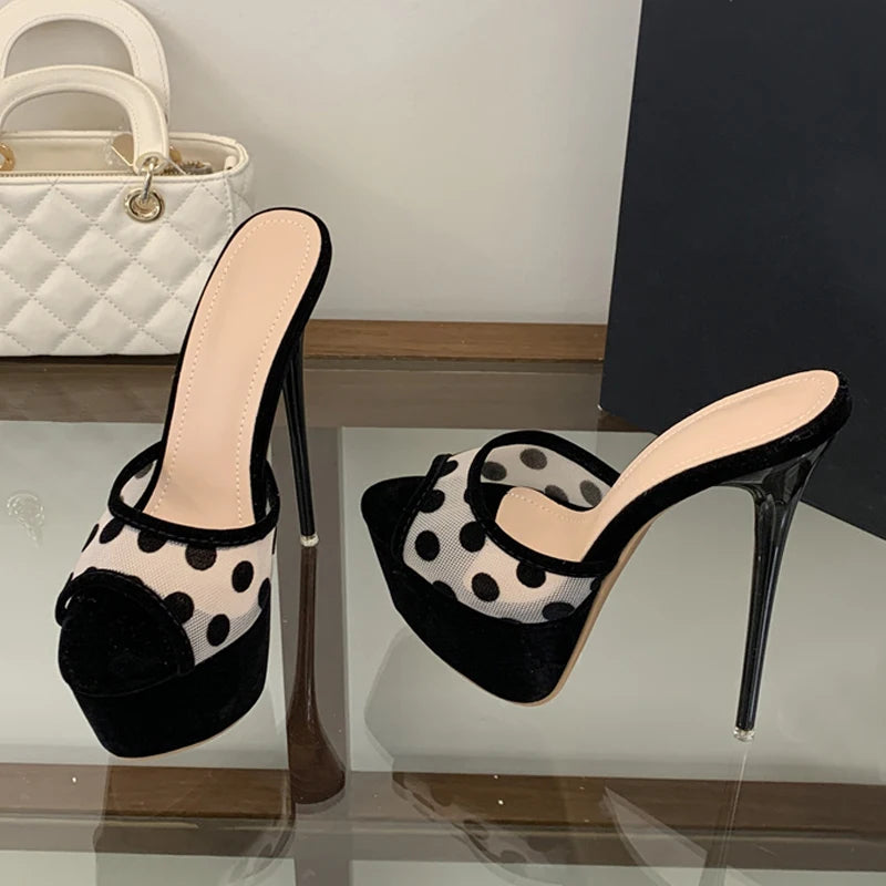Sandali mules donna Liyke in rete a pois neri con plateau