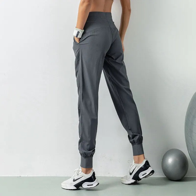Pantaloni sportivi donna con coulisse e tasche