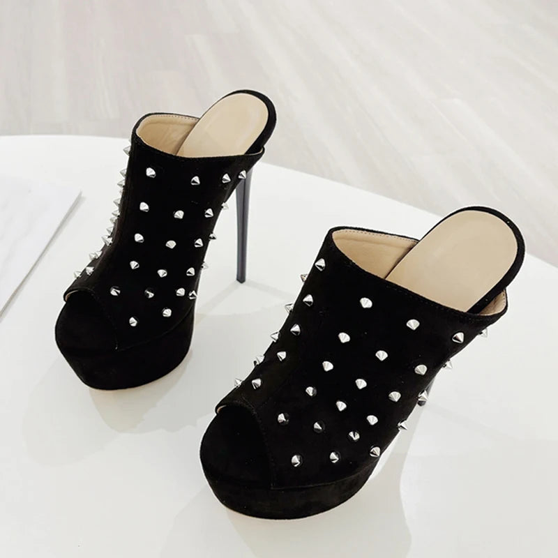 Mules donna Liyke nere con borchie e maxi plateau