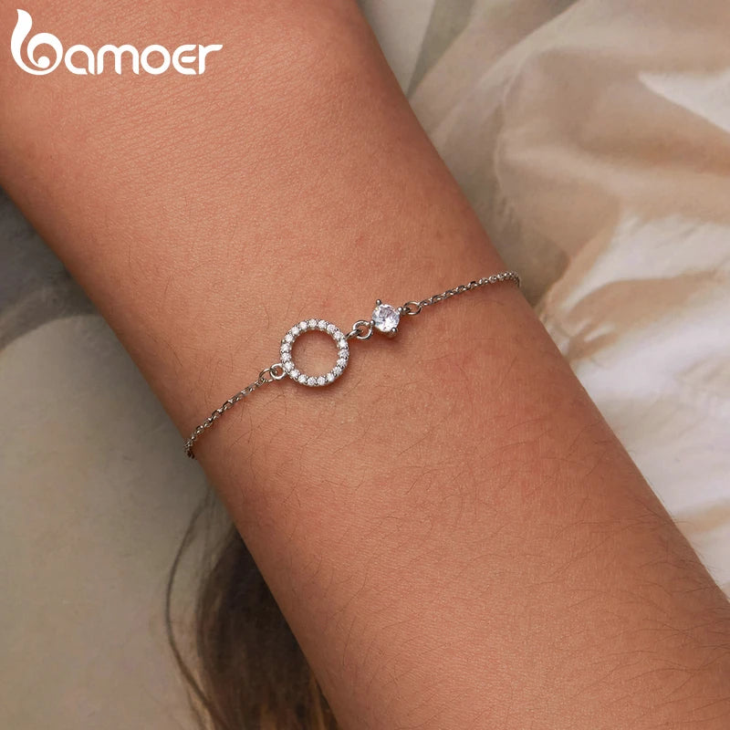 Bracciale dal design essenziale