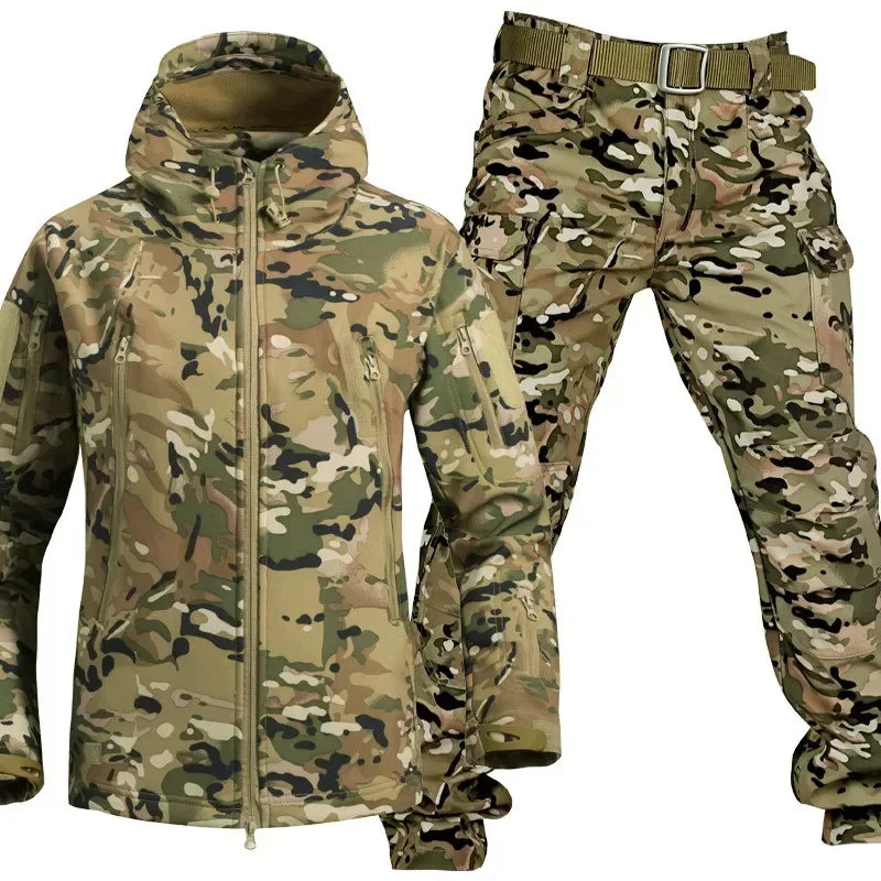 Winterverdickter Herren-Tarnanzug, wasserdichtes taktisches Trainingsset, Kapuzenjacke mit vielen Taschen, Fleecehose, Outdoor-Jagd, 2-teilig
