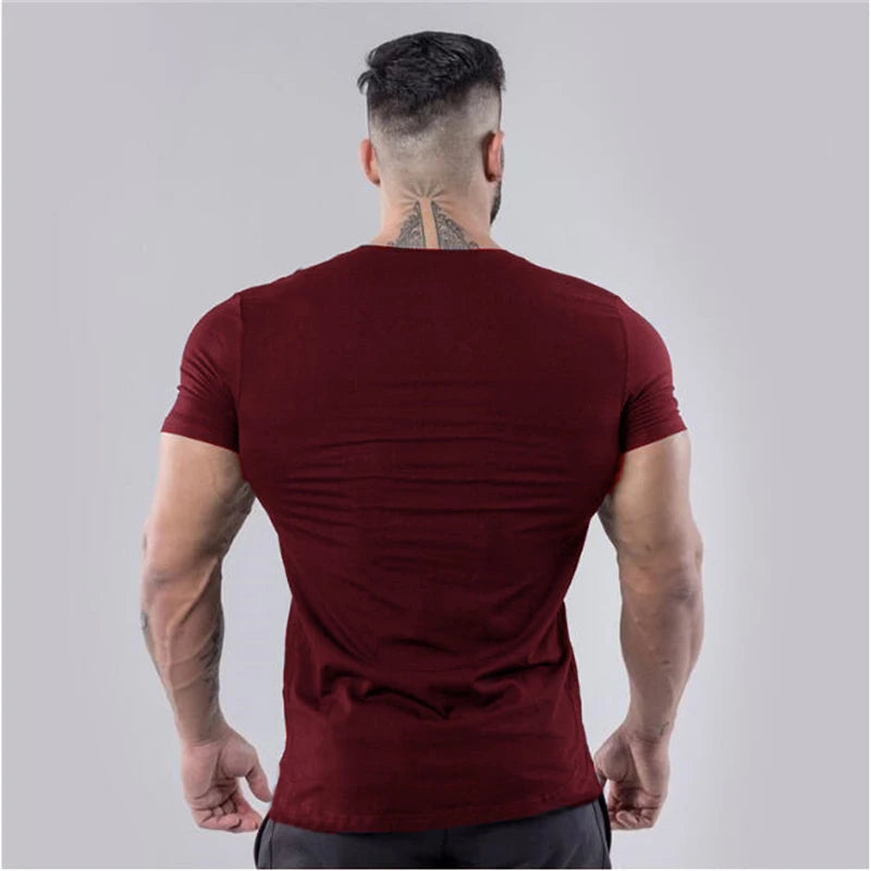 T-shirt uomo in cotone con scollo a V