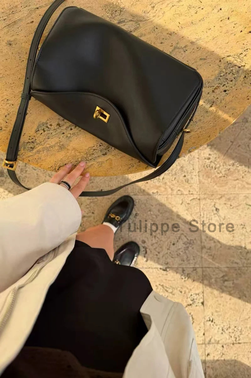 2026 New Fashion Pillow Bags For Women Luxury Designer Leather Handbag Purse Crossbody Bags Cool Gold Buckle Square Bags Lady