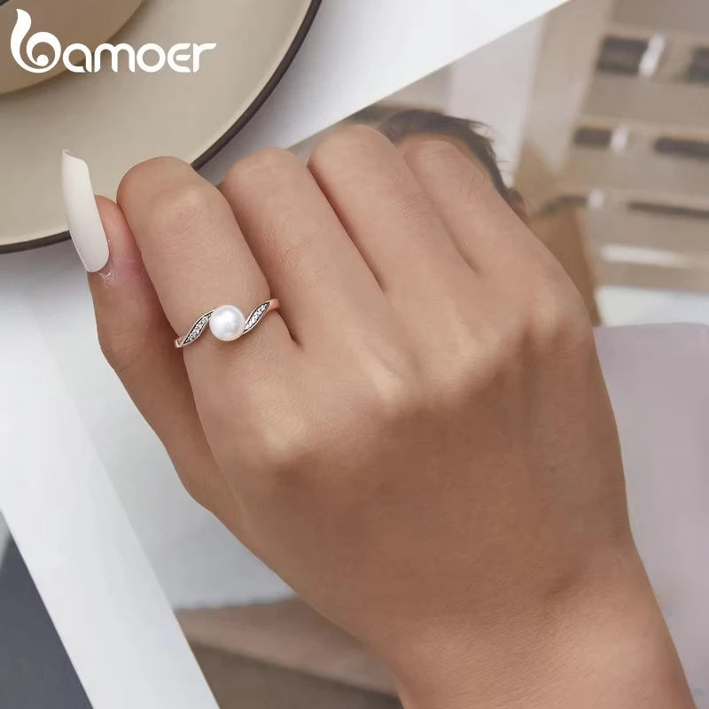Anello con motivo geometrico