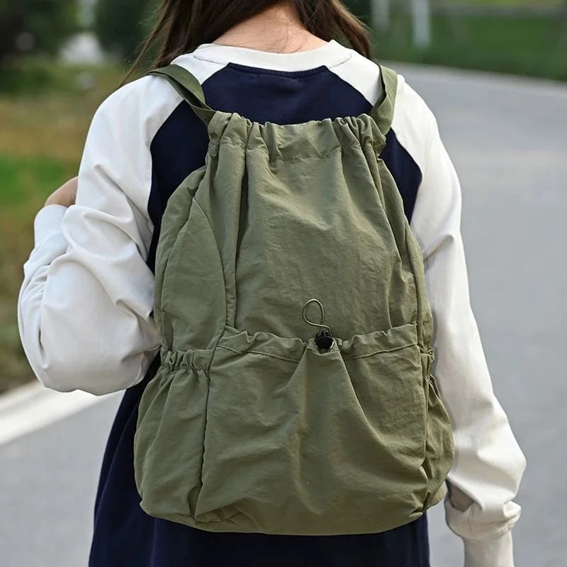 Sac à dos à cordon léger et tendance : sac de sport imperméable à grande capacité pour l'école, les livres, les activités de plein air, les voyages