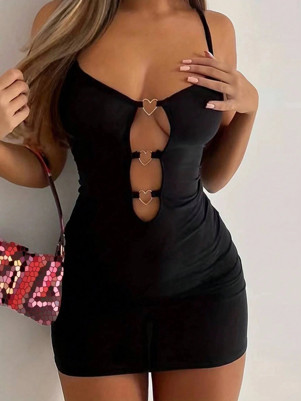 Abito mini nero da donna con spalline sottili e inserti traforati