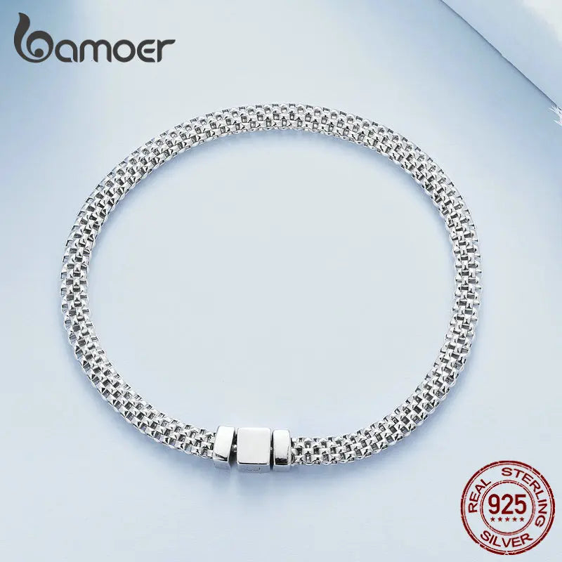 Geflochtenes Armband mit quadratischem Verschluss