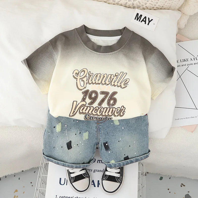 0–5 Jahre Sommerkleidung für Neugeborene und Kleinkinder, Batik-T-Shirt mit Schriftzug und Jeansshorts, 2-teiliges Set für Jungen und Mädchen
